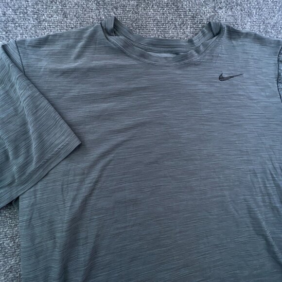 Nike Dri-Fit T Shirt Gray XL Men’s Adult Short Sleeve Polyester w Swoosh Logo - Picture 5 of 8